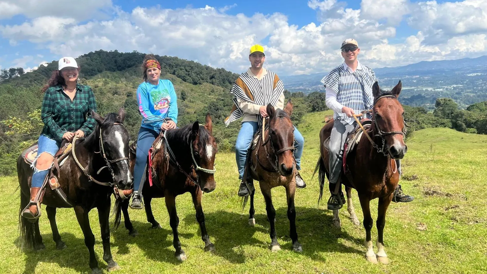 Madre Cocoon Retreats Hotel Santa Elena  Colombia